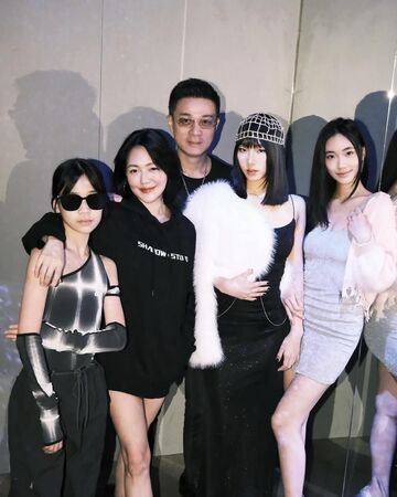 ▲▼小S三個女兒網友狂讚 。（圖／翻攝自Facebook／小S 徐熙娣）