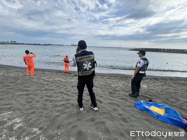 ▲一名男子在海泳時，疑似遭到犬隻攻擊溺水，送醫不治             。（圖／記者吳奕靖翻攝）