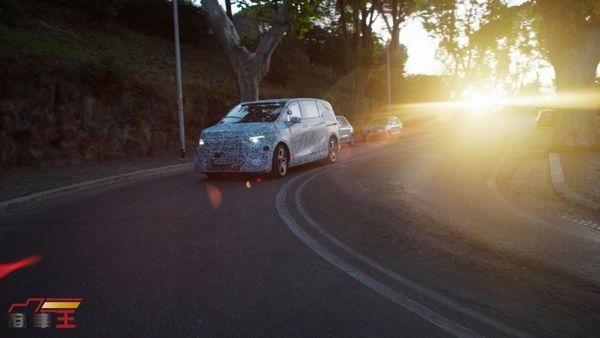 以兩次充電完成跨國長途旅行　Mercedes-Benz VLE 完成千里實測