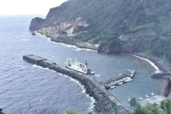 ▲▼日本鹿兒島縣吐噶喇群島中的惡石島，屬於鹿兒島郡十島村。（圖／達志影像／美聯社）
