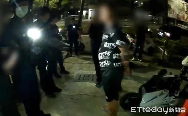 ▲▼高雄深夜4打1。（圖／記者許宥孺翻攝）