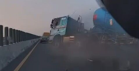 ▲西濱彰化大城鄉路段油罐車驚悚追撞小貨車。（圖／民眾提供）