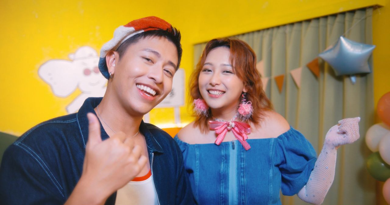 ▲▼蓋瑞、羅莎莎〈我懂你的奇怪〉。（圖／哈哈台提供）