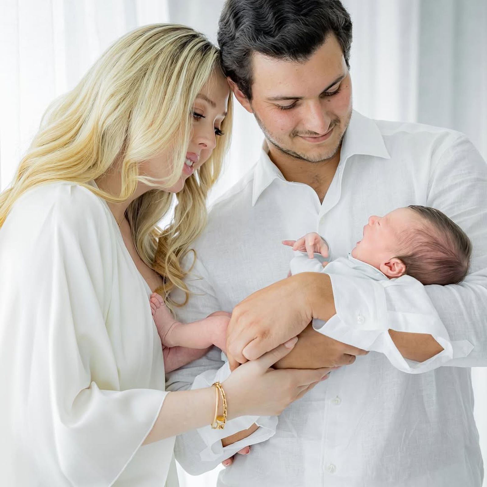 蒂芬妮、麥可、亞歷山大，一家三口合照，畫面溫馨。（翻攝tiffanytrump IG）