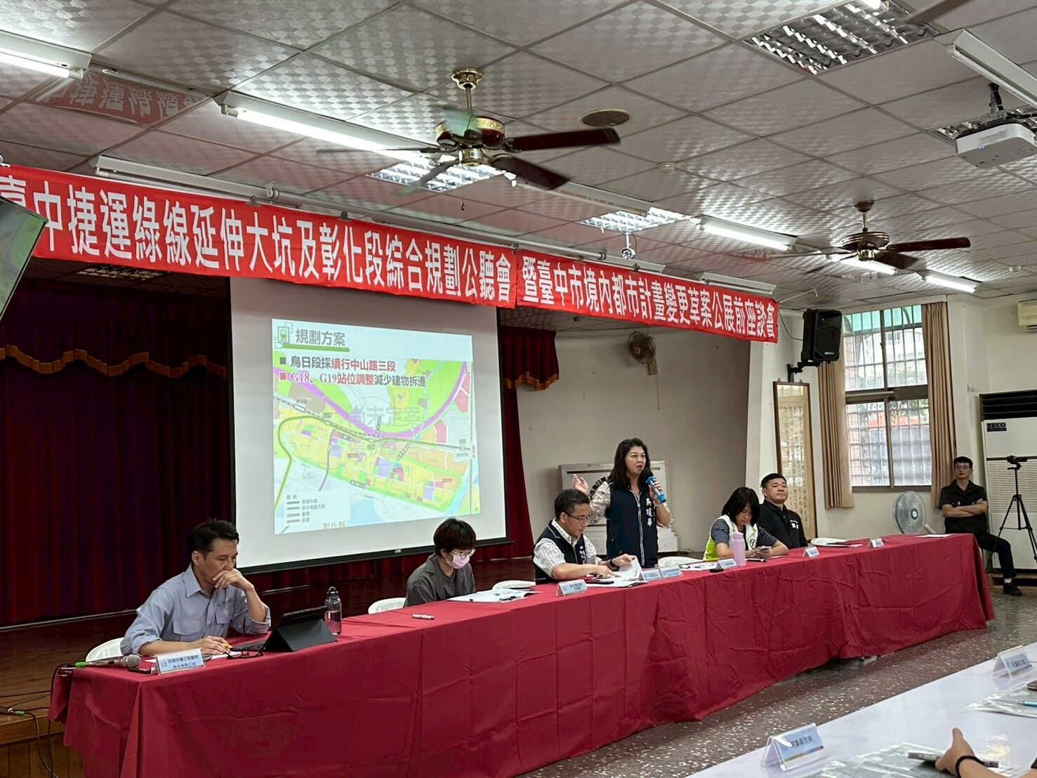 ▲捷運綠線延伸公聽會烏日場吳瓊華議員發言。（圖／台中市捷工局提供）
