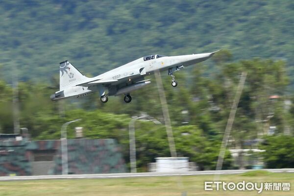 ▲▼中華民國空軍RF-5E偵察機及F-5F戰機除役典禮。（圖／記者陳煥丞攝）