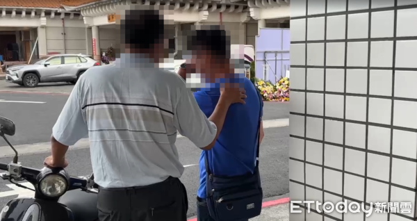 ▲▼             高雄老翁游泳被流浪狗追咬，不幸溺斃，兒子抵達殯儀館。（圖／記者陳宏瑞攝，下同）