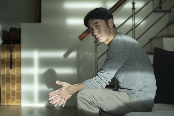 ▲《拜六禮拜》孫淑媚與連晨翔，兩人將在跨年夜擦槍走火。（圖／公視台語台、華視提供）