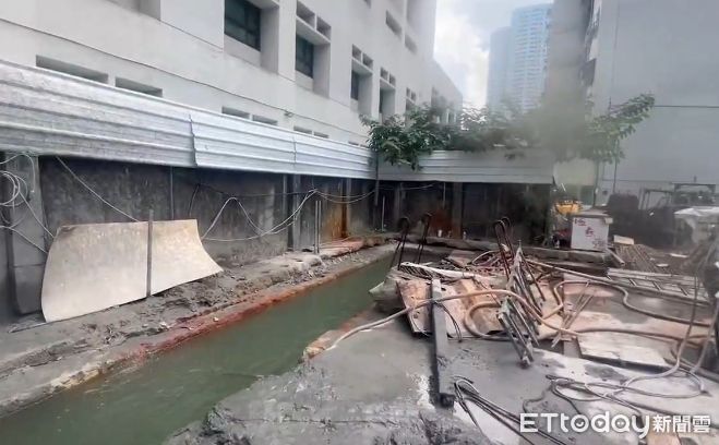 地基掏空驚悚畫面曝！大同醫院恐面臨長時間停電　建商這下慘了