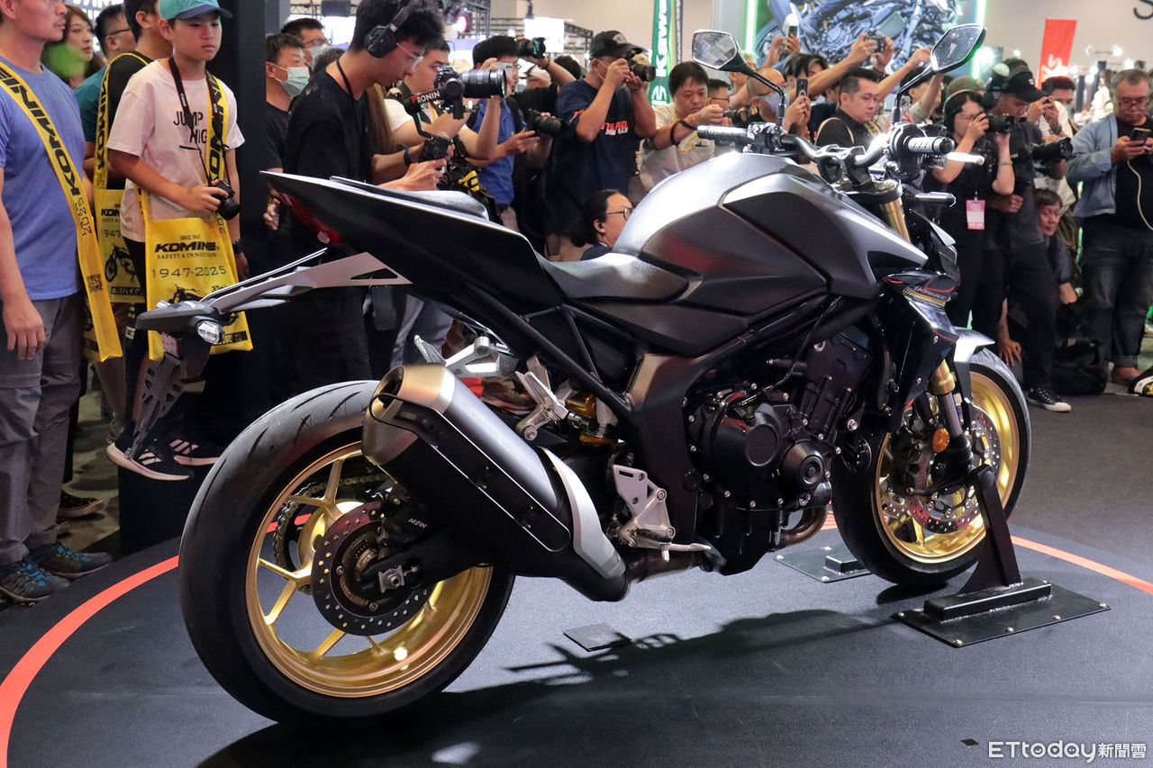 ▲重機展／Honda新大黃蜂亮相「柯有倫站台相挺」！25年新車同步現身。（圖／記者張慶輝攝）