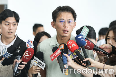 P圖檢察官「命債命還」遭押　黃國昌：綠支持者設我靈堂北檢在睡？