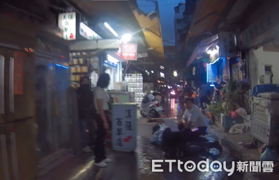 女逛台中東協廣場！金項鍊被硬扯搶走　勇保全飛撲壓制逮惡匪