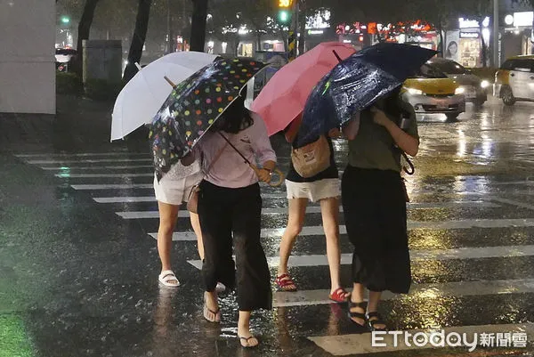 ▲▼颱風,強風,豪雨,大雨,豪大雨,氣象,氣象雲,天氣示意圖。（圖／記者黃克翔攝）