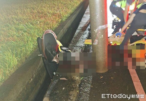 ▲苗栗縣苑裡鎮苗140昨夜發生機車自撞事故，媽媽傷重不治、9歲兒昏迷急救中。（圖／記者楊永盛翻攝）