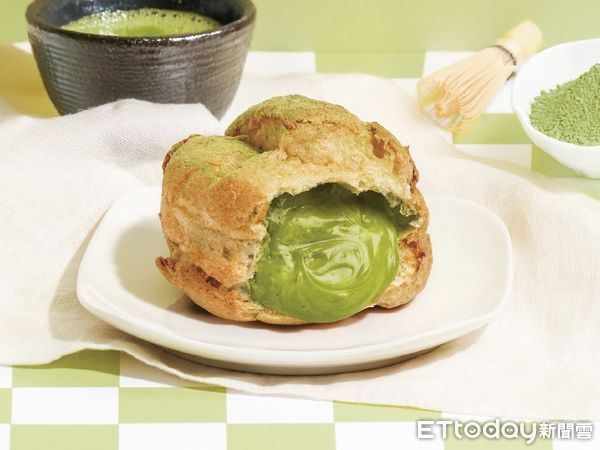 ▲▼beard papa’s x 立頓聯手推出「立頓水蜜桃冰茶泡芙」，還有抹茶歐蕾泡芙、珍珠糖耶克。（圖／beard papa’s提供）