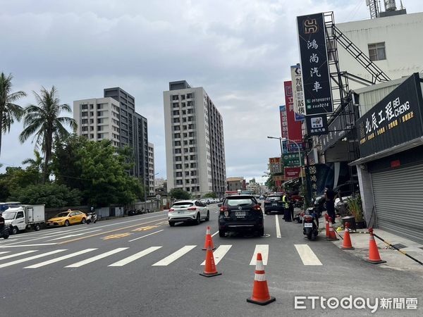 ▲員警大迴轉撞上機車騎士。圖／記者許宥孺翻攝）