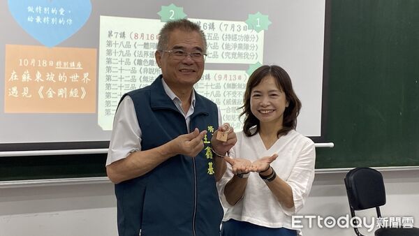 ▲台南勞工局長王鑫基，持續推動知性課程，打造溪北地區藝文學習的新據點。（圖／記者林東良翻攝，下同）