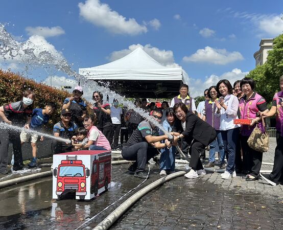 ▲彰化消防發明軌道車爆紅。（圖／消防提供）