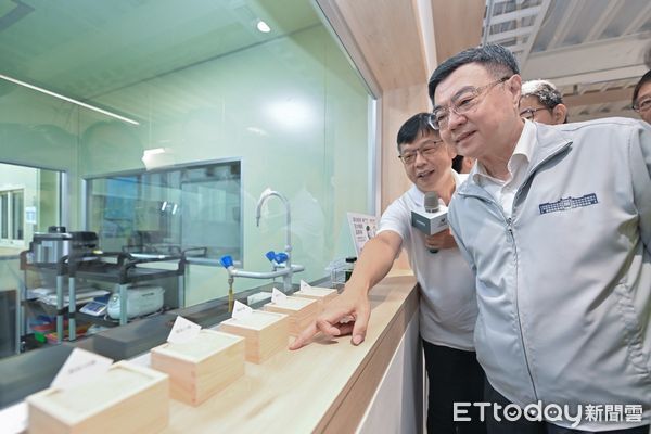 ▲卓榮泰視察斗南糧倉，肯定糧食產業升級計畫成效，強調強化儲備韌性守護民生。（圖／記者游瓊華翻攝）