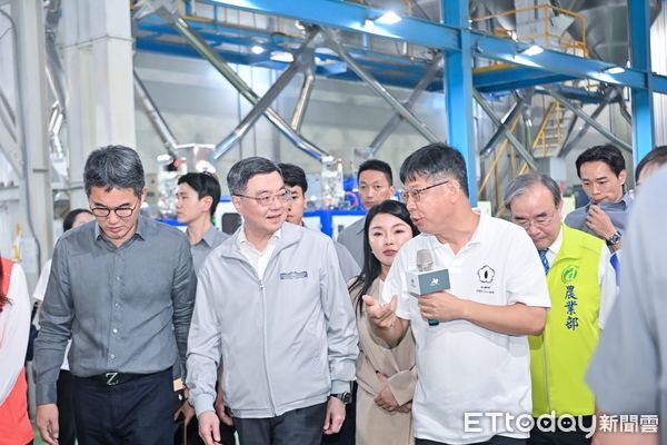 ▲卓榮泰視察斗南糧倉，肯定糧食產業升級計畫成效，強調強化儲備韌性守護民生。（圖／記者游瓊華翻攝）