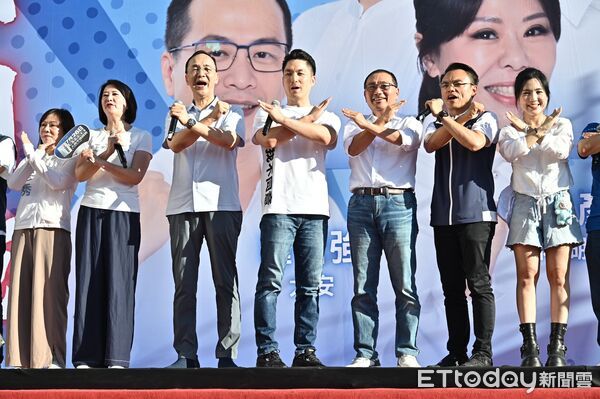 ▲▼國民黨台北市黨部7/5反惡罷大型宣講活動,台北市長蔣萬安、新北市長侯友宜、黨主席朱立倫同台宣講。（圖／記者李毓康攝）