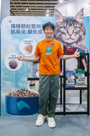▲李李仁現身寵物展。（圖／藍摯提供）