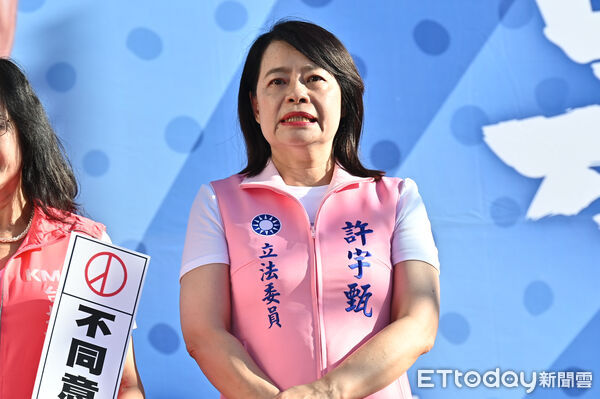 ▲▼國民黨台北市黨部7/5反惡罷大型宣講活動,國民黨組發會主委許宇甄。（圖／記者李毓康攝）