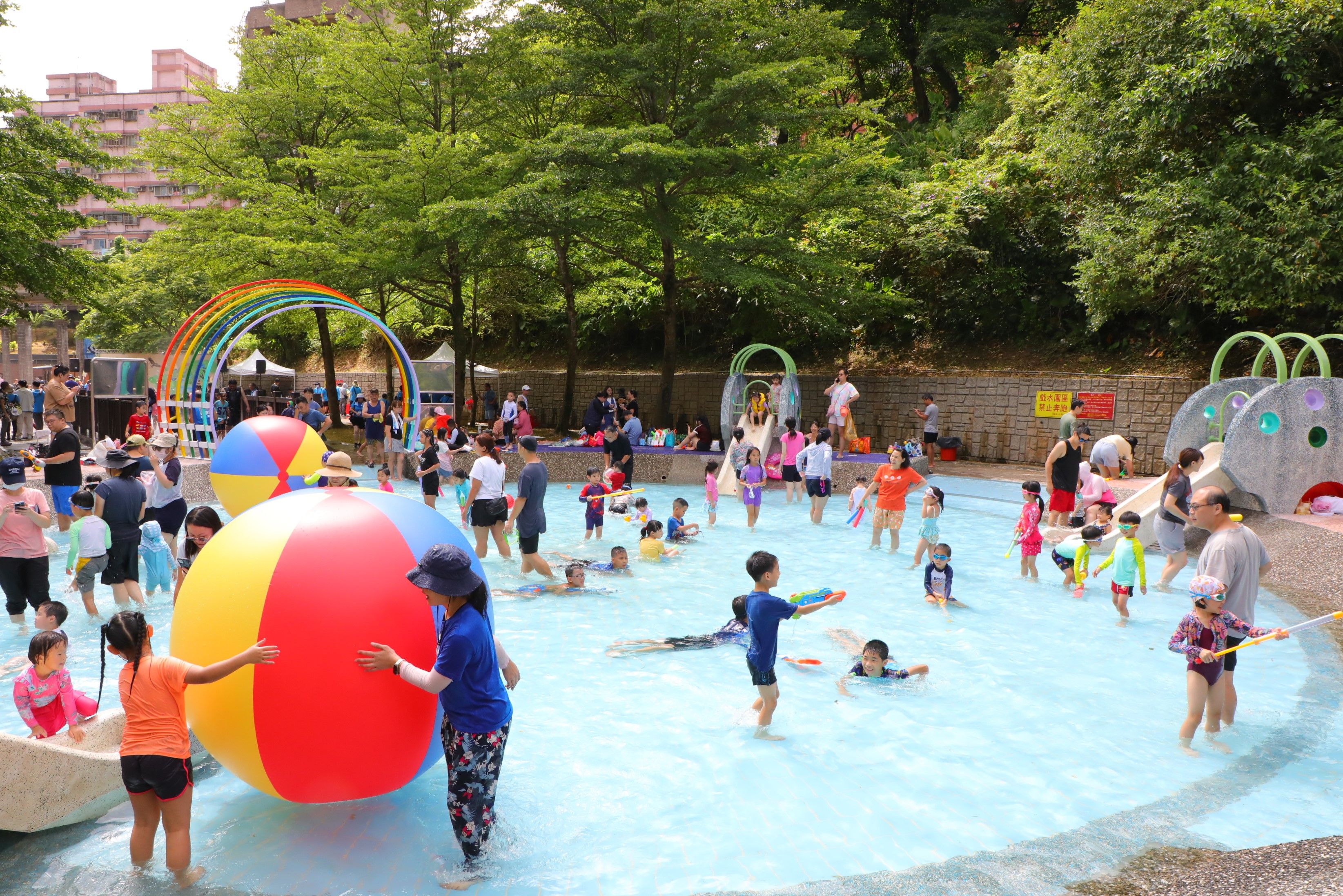 ▲基隆親水季免費玩 暖暖噴水設施開放。（圖／記者郭世賢翻攝）