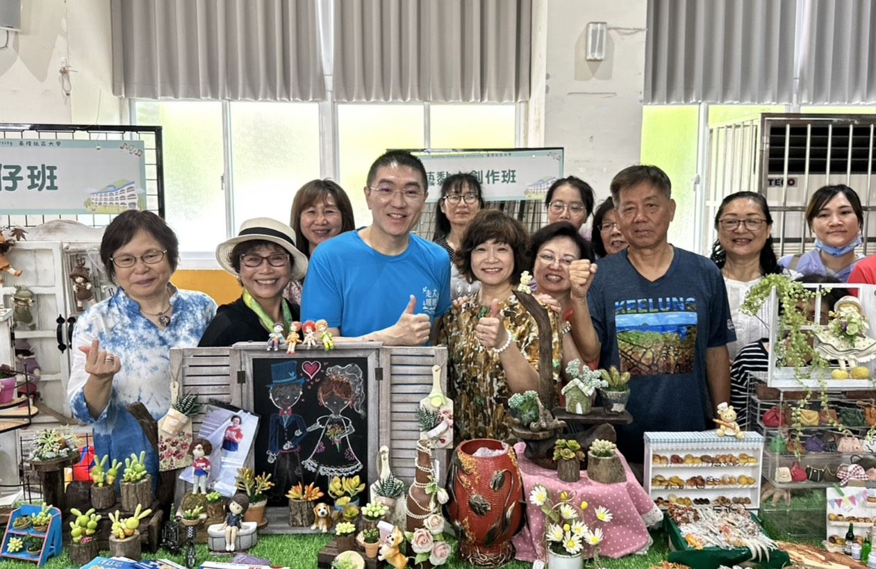 ▲基隆社大25周年成果展 謝國樑力推AI教育新佈局。（圖／記者郭世賢翻攝）