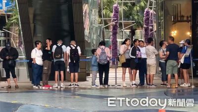 快訊/丹娜絲颱風來襲風雨漸強 高雄百貨公司宣布1630閉店