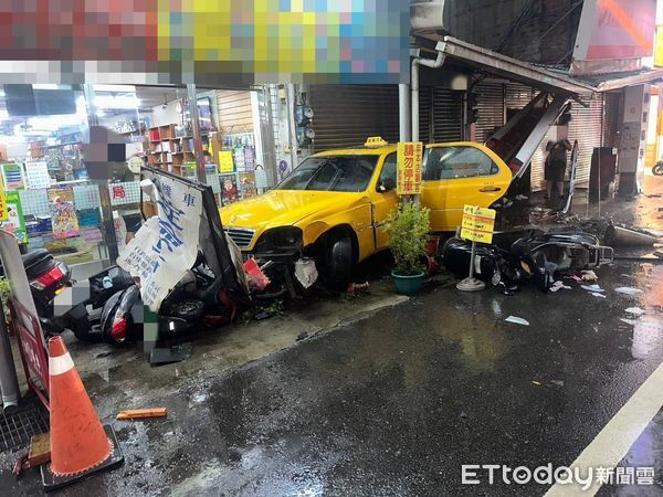 ▲▼運將自撞，送醫不治。（圖／記者許權毅翻攝）