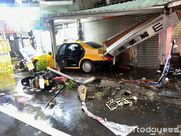 ▲▼運將自撞，送醫不治。（圖／記者許權毅翻攝）