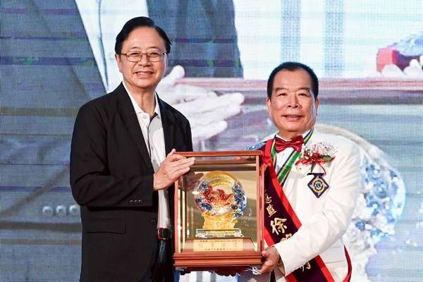 ▲國際獅子會300 B3區第三屆總監徐聰明接任