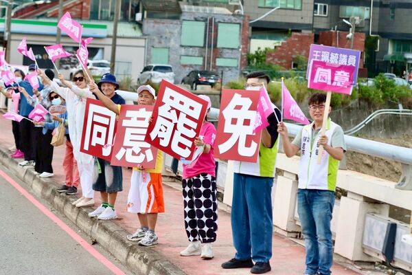 ▲▼「同意罷免大車隊」桃園首發登場 王義川領軍車掃，呼籲7/26投下同意票。（圖／王義川辦公室提供）