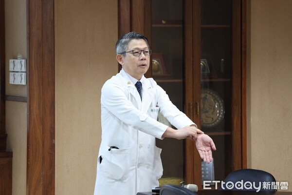 ▲▼心臟內科陳威佐醫師分享如何預防心房顫動。（圖／慈濟醫學中心提供，下同）