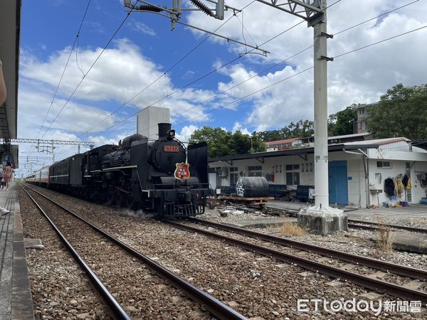 ▲▼台鐵2025年「仲夏寶島號」首航日吸引近300位遊客搭乘來富里站。（圖／富里鄉公所提供，下同）