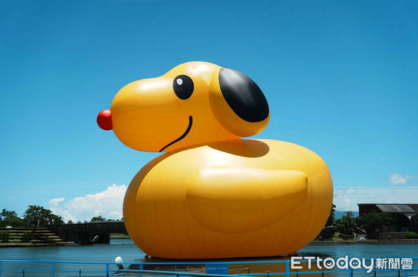 ▲▼2025宜蘭國際童玩藝術節開幕日，吸近2萬多名遊客為童玩節30週年留下珍貴回憶。（圖／記者游芳男翻攝，下同）