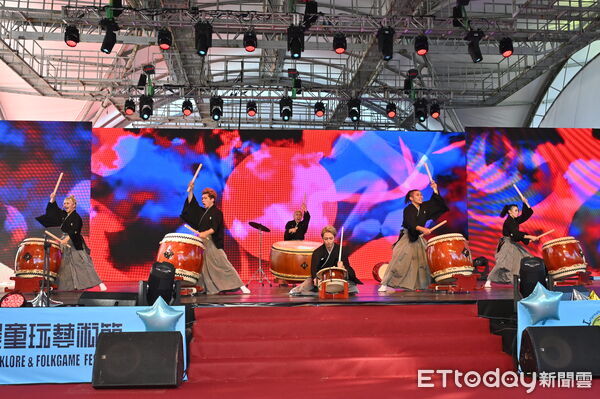 ▲▼2025宜蘭國際童玩藝術節開幕日，吸近2萬多名遊客為童玩節30週年留下珍貴回憶。（圖／記者游芳男翻攝，下同）