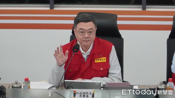 ▲▼行政院長卓榮泰、經濟部長郭智輝、內政部長劉世芳等上午至丹娜絲颱風中央災害應變中心，與6縣市視訊了解當地情況。（圖／記者呂佳賢攝）