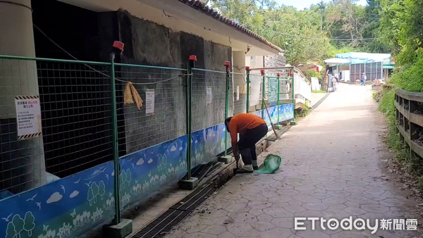 ▲清境農場進行青青草原水溝清淤。（圖／清境農場提供，下同）