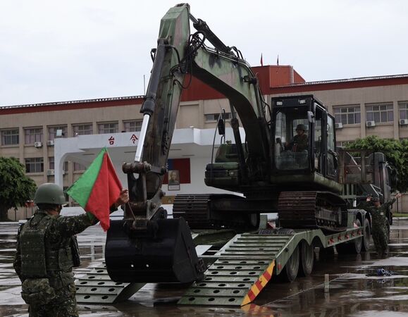 ▲▼颱風「丹娜絲」對台灣西、南部及澎湖地區威脅逐漸擴大，陸軍司令部各作戰區已經完成各項救災防整備。（圖／陸軍司令部）