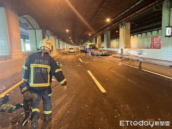 ▲▼         新竹鳳鼻隧道死亡車禍    。（圖／記者楊永盛翻攝）