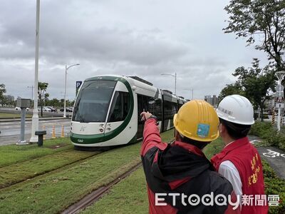 快訊／丹娜絲減弱！高雄輕軌下午2點起恢復行駛　捷運正常營運