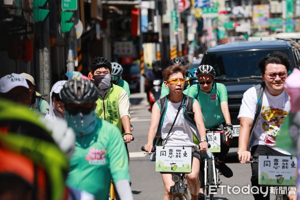 ▲立委陳亭妃原定赴新北罷區應援，颱風來襲緊急回防台南坐鎮災防應變。（記者林東良翻攝，下同）