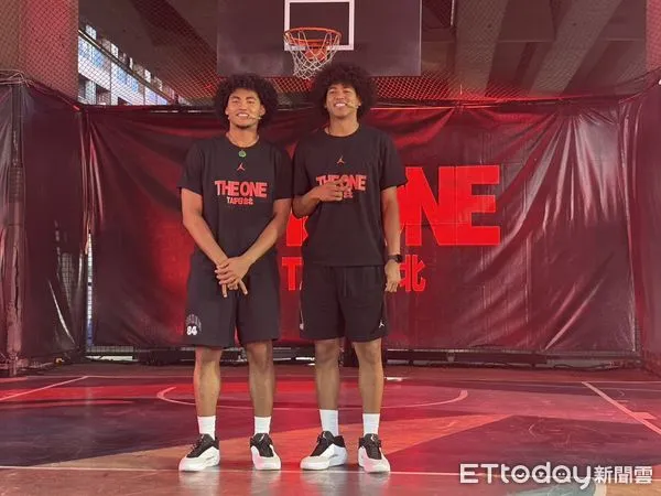 ▲賀丹、賀博為「Jordan THE ONE 台北站」4強決賽站台。（圖／記者杜奕君攝）