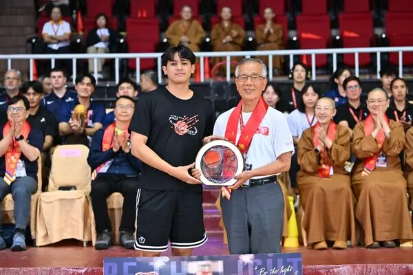 ▲世大運中華男籃在本屆佛光盃以全勝強勢封王，游艾喆拿下男子組MVP。（圖／三好體協提供）