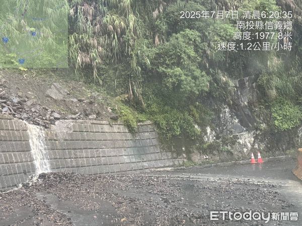 ▲丹娜絲颱風一夜狂風驟雨，造成信義鄉部分道路受阻。（圖／記者高堂堯翻攝）