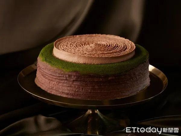 ▲▼LADY M推出父親節限定抹茶巧克力千層蛋糕。（圖／LADY M提供）
