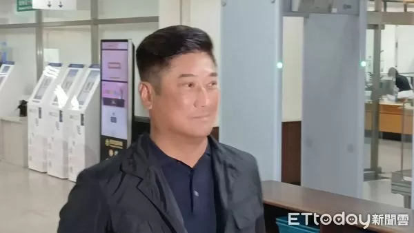 ▲▼中國信託慈善基金會董事長辜仲諒，到高等法院開庭。（圖／記者吳銘峯攝）