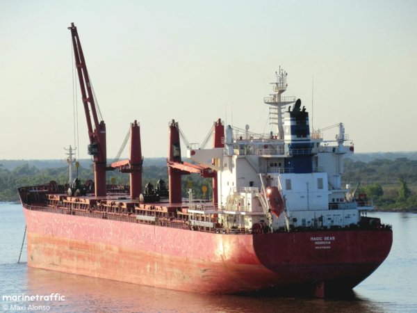 ▲▼由希臘擁有、懸掛賴比瑞亞（Liberia）國旗的貨輪「魔海號」（Magic Seas）。（圖／取自www.marinetraffic.com）